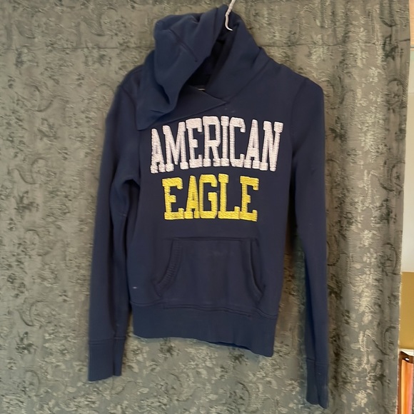 American Eagle navy blue pull over, very warm and cool jacket - Picture 3 of 4